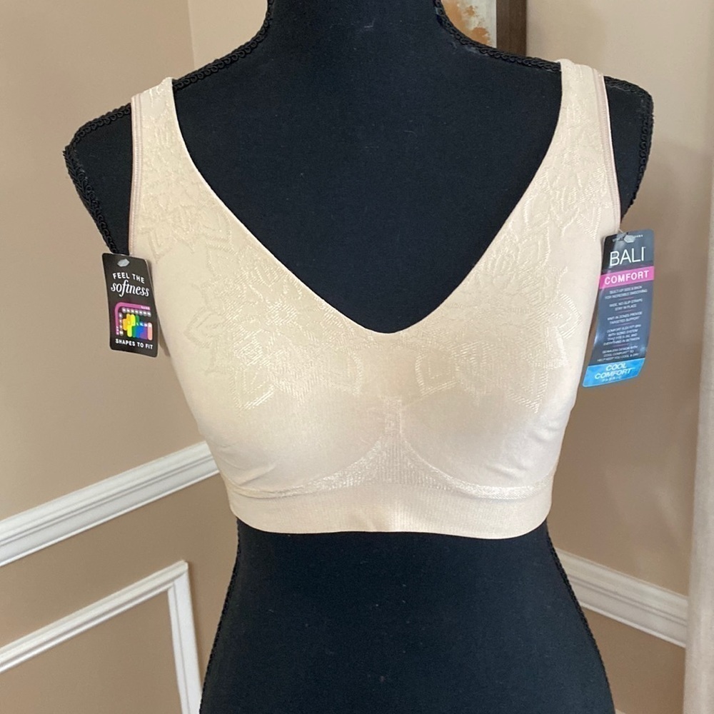 Bali Comfort Flex Fit Bra No Underwire No Padding Medium 38B 38C 36D 36DD NWT